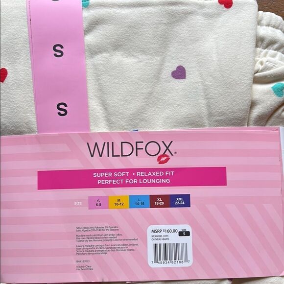 WILDFOX SWEATSHIRT & SHORT LOUNGE SET - Picture 5 of 5